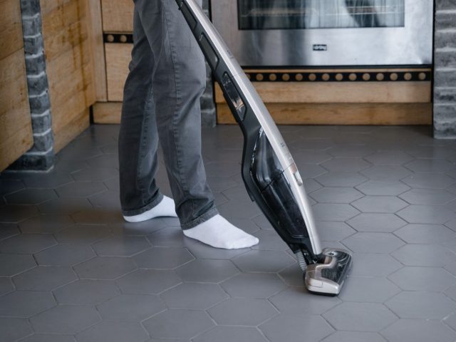 Comparatif aspirateur-balai pour appartement