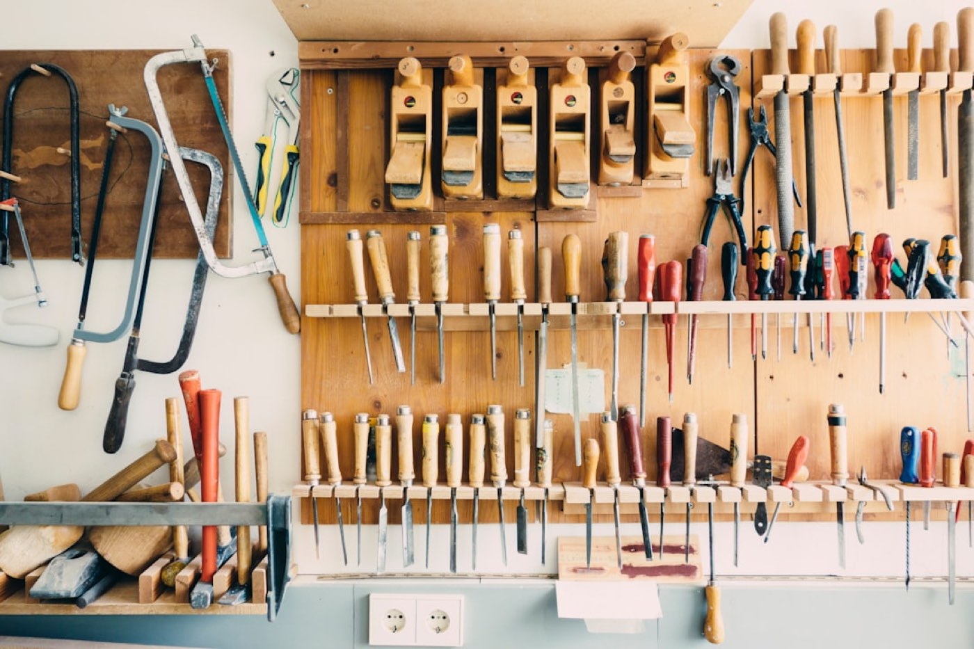 Outils indispensables pour petits travaux à la maison